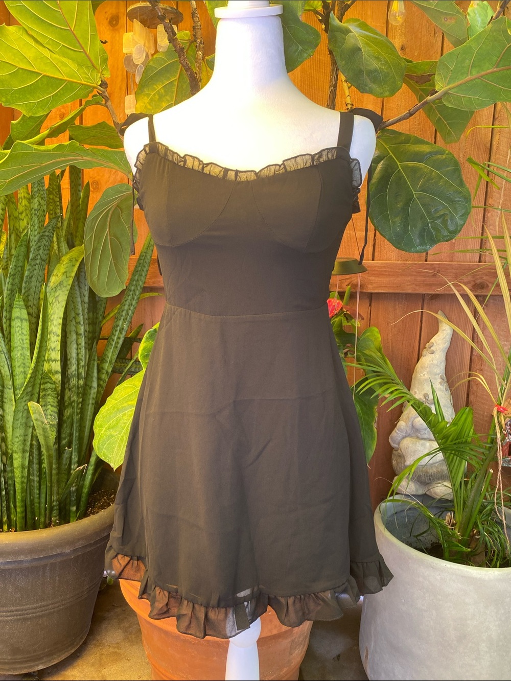 LOOK SKY Black Ruffle Trim Spaghetti Strap Mini dress! Black! Size M